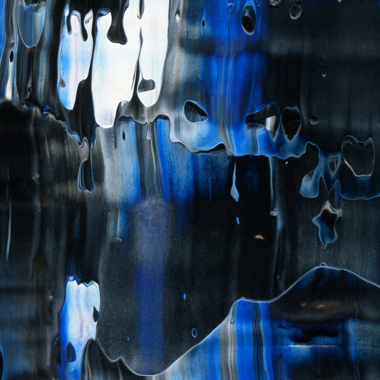 Battle of the Blind Spots E1 is an abstract oil-on-canvas artwork, a fractal of its parent painting Battle of the Blind Spots created by Anna Judd for the Scales Collection.