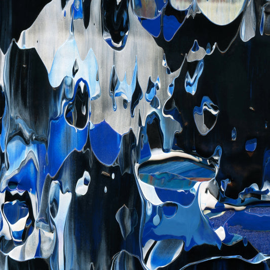 Battle of the Blind Spots E3 is an abstract oil-on-canvas artwork, a fractal of its parent painting Battle of the Blind Spots created by Anna Judd for the Scales Collection.
